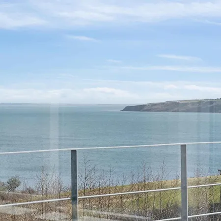 Lovely Near Fjord And 펜션 렘비그